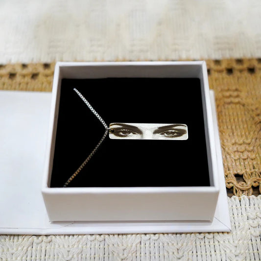 Collier personnalisé avec photo des yeux